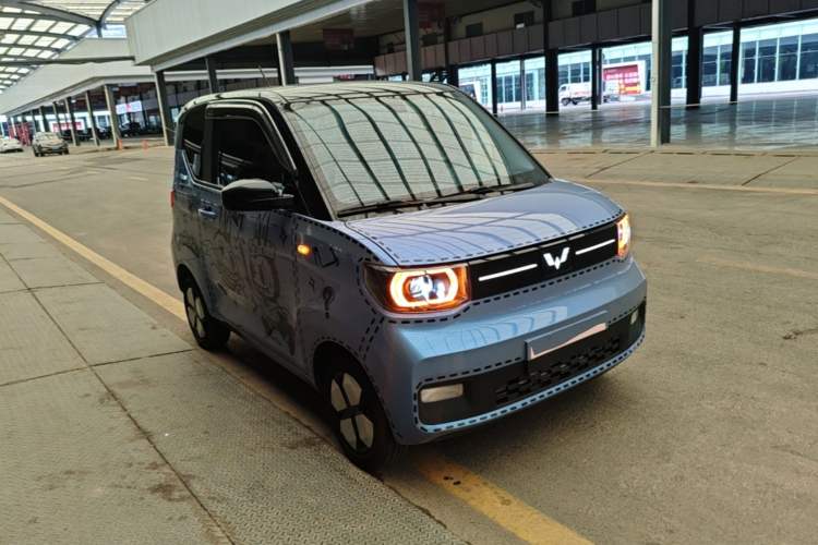 Used Wuling Hongguang MINIEV 2022 Macaron Premium Model – Lithium Ternary Battery Front Right 45 Deg