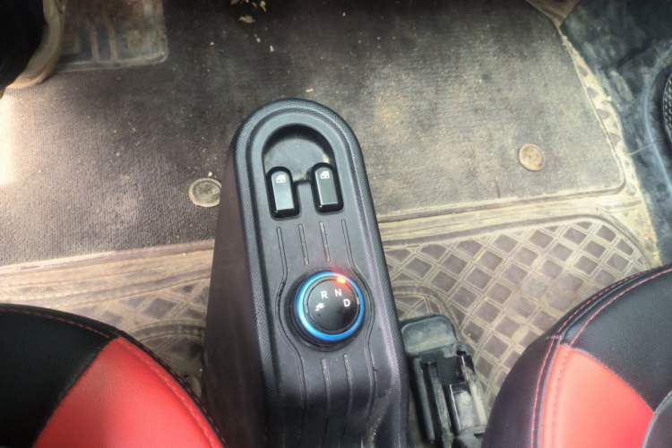 Used Wuling Hongguang MINIEV 2022 Macaron Fashion Model Lithium Iron Phosphate Gear Lever