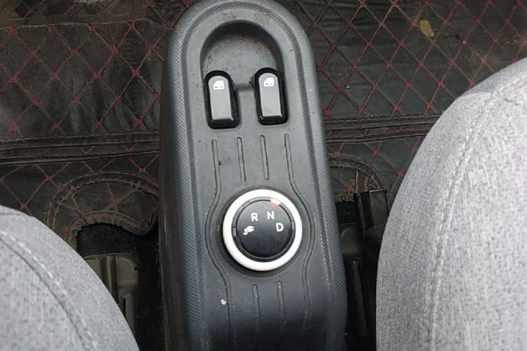Used Wuling Hongguang MINIEV 2022 Macaron Premium Model – Lithium Iron Phosphate Gear Lever