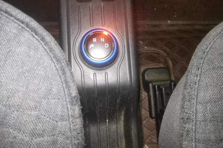 Used Wuling Hongguang MINIEV 2022 Zizai Version Lithium-NMC Gear Lever