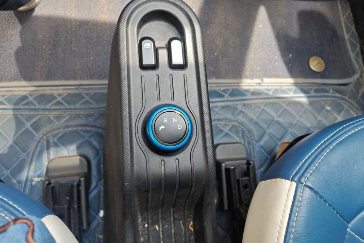 Used Wuling Hongguang MINIEV 2022 Easy Version Lithium Iron Phosphate Gear Lever