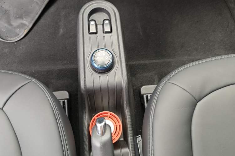 Used Wuling Hongguang MINIEV 2022 Zizai Version Lithium-NMC Gear Lever