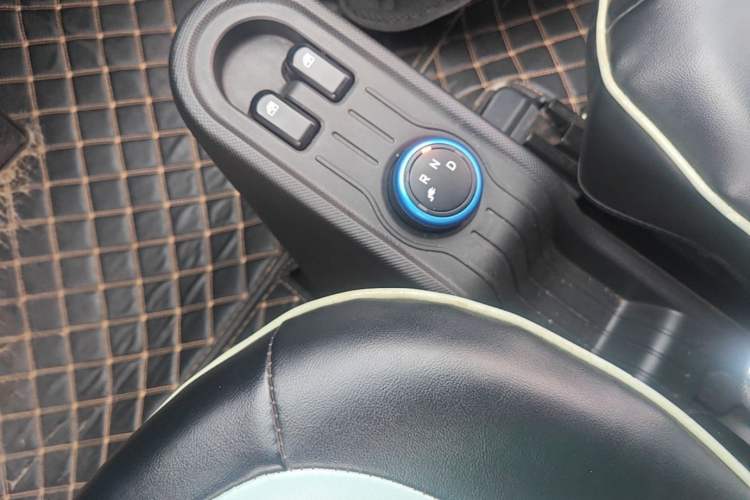Used Wuling Hongguang MINIEV 2022 Easy Version Lithium Iron Phosphate Gear Lever