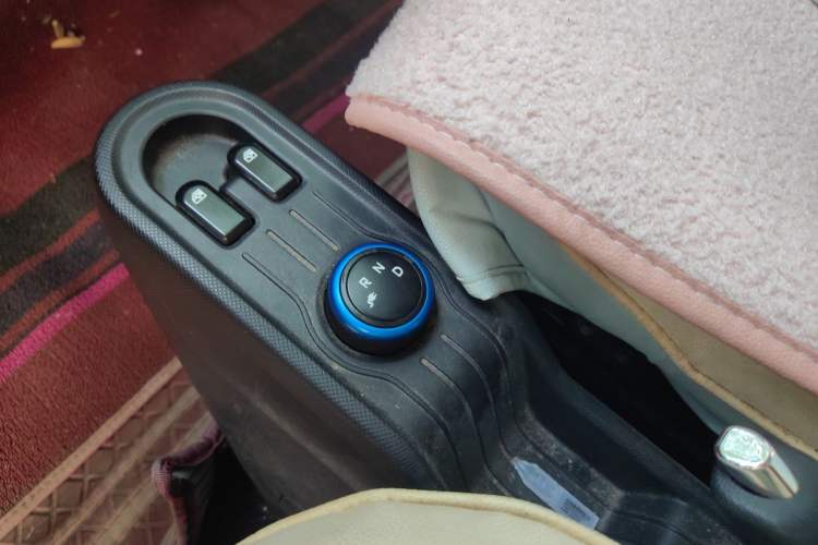 Used Wuling Hongguang MINIEV 2022 Enjoy Edition Lithium-Ion Battery Gear Lever