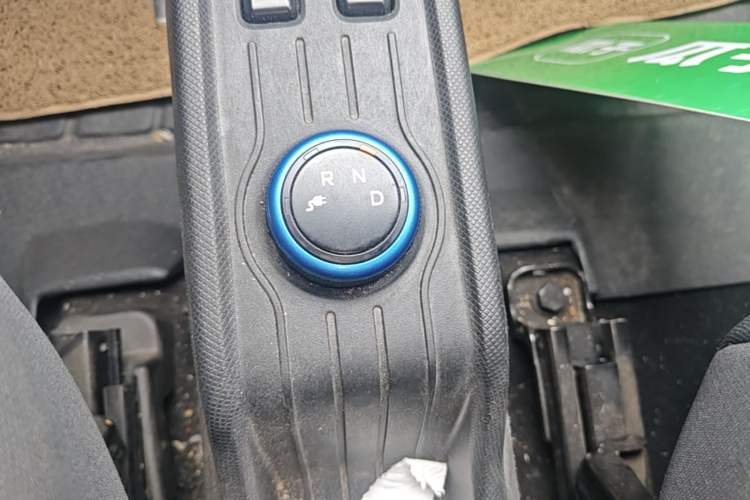 Used Wuling Hongguang MINIEV 2022 Zizai Version Lithium-NMC Gear Lever