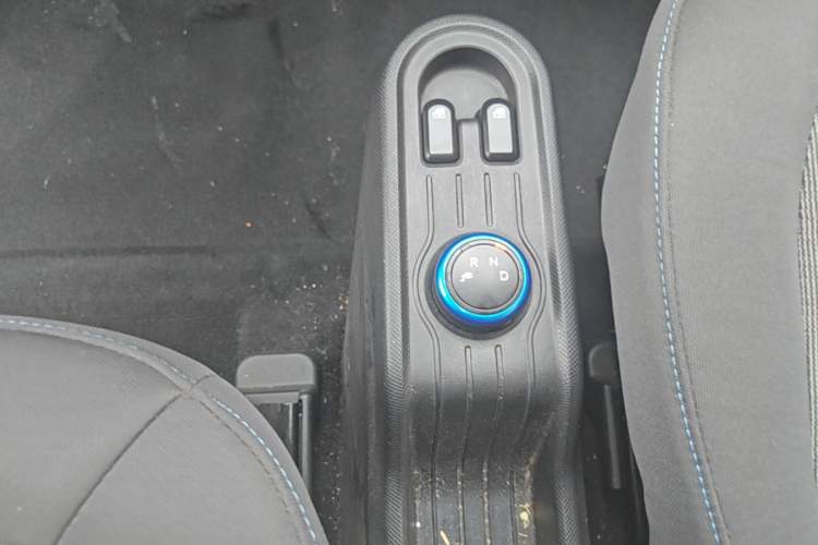 Used Wuling Hongguang MINIEV 2022 Easy Version Lithium-NMC Gear Lever