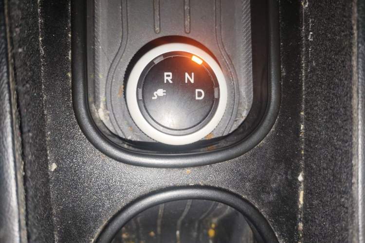 Used Wuling Hongguang MINIEV 2022 Macaron Premium Model – Lithium Iron Phosphate Gear Lever
