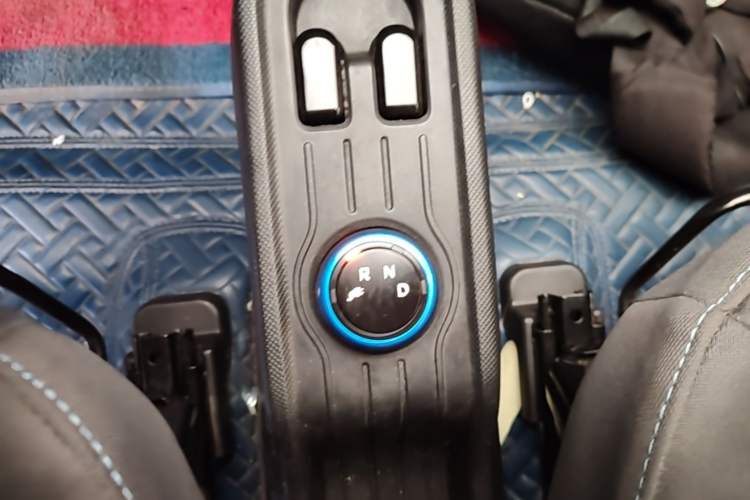 Used Wuling Hongguang MINIEV 2022 Zizai Version Lithium-NMC Gear Lever