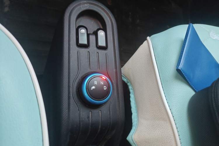 Used Wuling Hongguang MINIEV 2022 Zizai Version Lithium Iron Phosphate Gear Lever