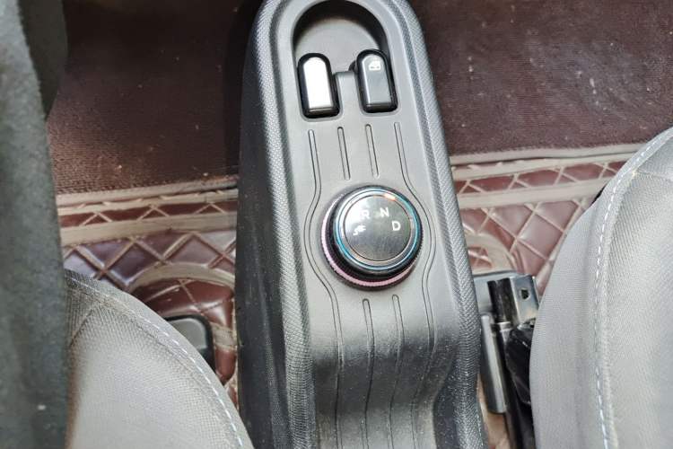 Used Wuling Hongguang MINIEV 2022 Easy Version Lithium-NMC Gear Lever