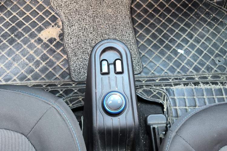 Used Wuling Hongguang MINIEV 2022 Easy Version Lithium Iron Phosphate Gear Lever