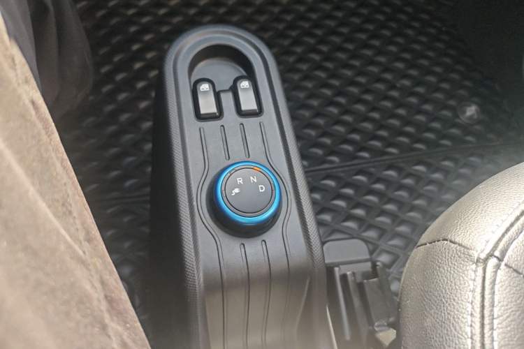 Used Wuling Hongguang MINIEV 2022 Zizai Version Lithium Iron Phosphate Gear Lever