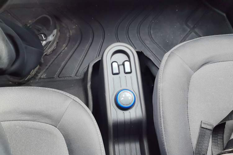 Used Wuling Hongguang MINIEV 2022 Zizai Version Lithium Iron Phosphate Gear Lever