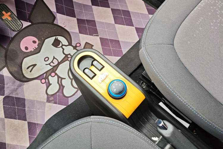 Used Wuling Hongguang MINIEV 2022 Macaron Fashion Edition Lithium-Nickel-Cobalt-Alpha-oxide Gear Lever