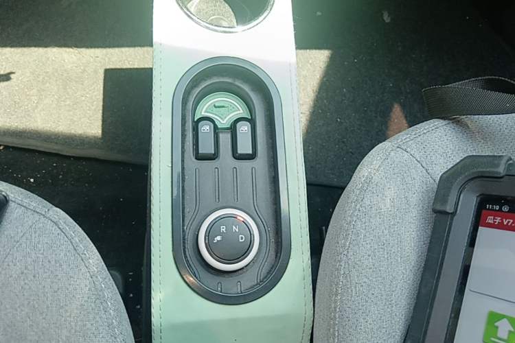 Used Wuling Hongguang MINIEV 2022 Macaron Fashion Edition Lithium-Nickel-Cobalt-Alpha-oxide Gear Lever