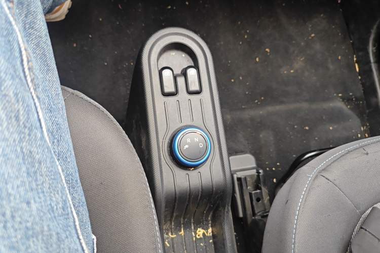 Used Wuling Hongguang MINIEV 2022 Easy Version Lithium Iron Phosphate Gear Lever