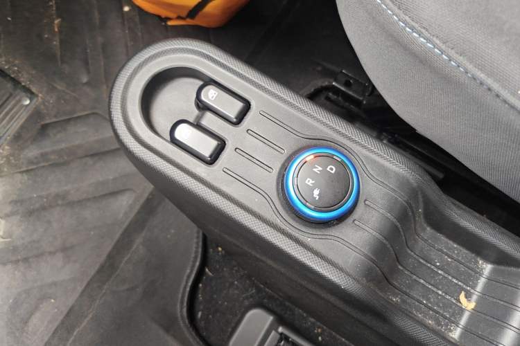 Used Wuling Hongguang MINIEV 2022 Easy Version Lithium Iron Phosphate Gear Lever