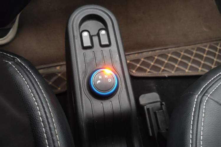 Used Wuling Hongguang MINIEV 2022 Easy Version Lithium Iron Phosphate Gear Lever