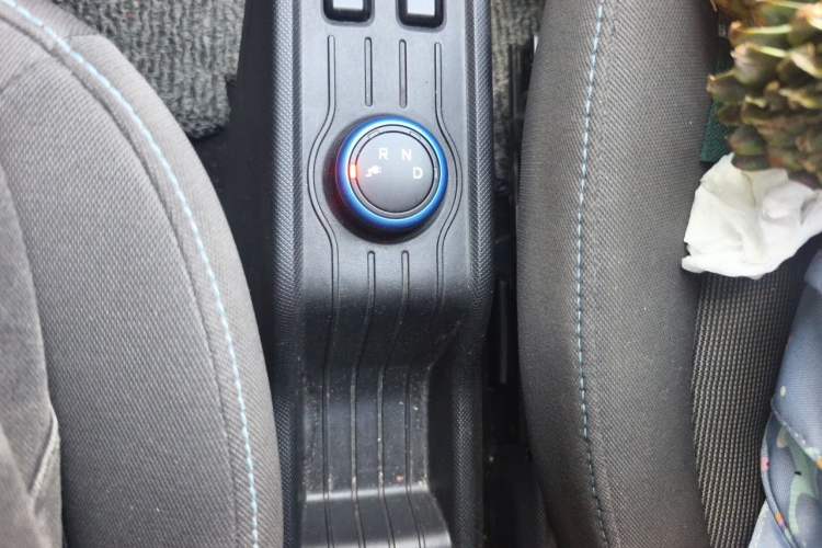 Used Wuling Hongguang MINIEV 2022 Easy Version Lithium Iron Phosphate Gear Lever