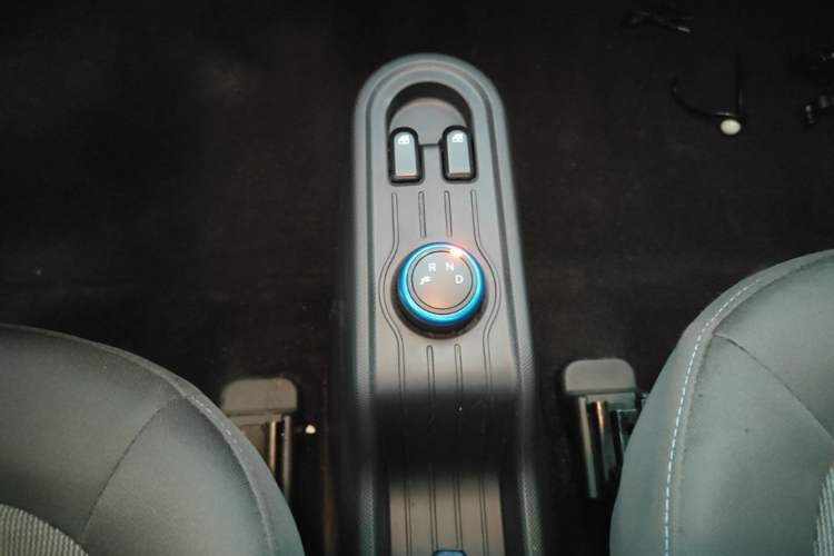 Used Wuling Hongguang MINIEV 2022 Zizai Version Lithium-NMC Gear Lever