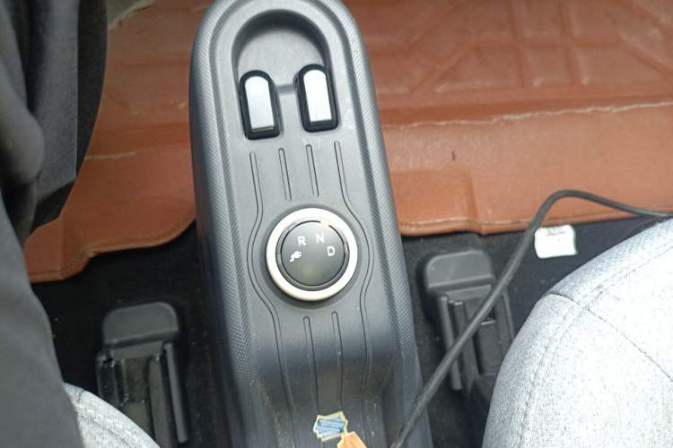 Used Wuling Hongguang MINIEV 2022 Macaron Premium Model – Lithium Iron Phosphate Gear Lever