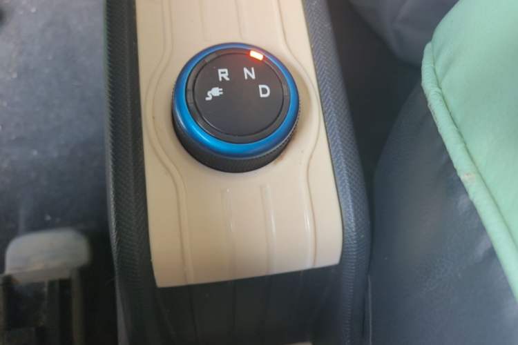 Used Wuling Hongguang MINIEV 2022 Easy Version Lithium Iron Phosphate Gear Lever