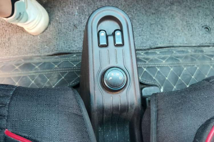Used Wuling Hongguang MINIEV 2022 Easy Version Lithium Iron Phosphate Gear Lever