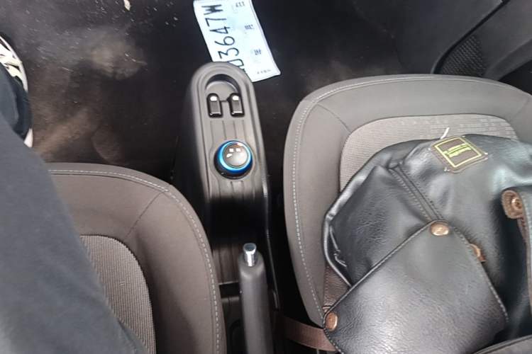 Used Wuling Hongguang MINIEV 2022 Macaron Fashion Model Lithium Iron Phosphate Gear Lever