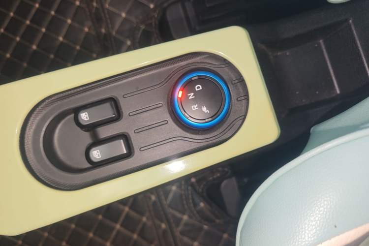 Used Wuling Hongguang MINIEV 2022 Zizai Version Lithium Iron Phosphate Gear Lever