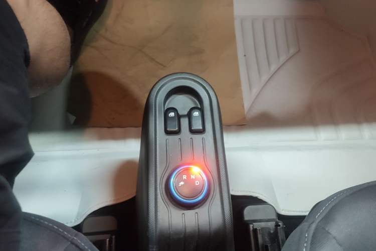 Used Wuling Hongguang MINIEV 2022 Zizai Version Lithium Iron Phosphate Gear Lever