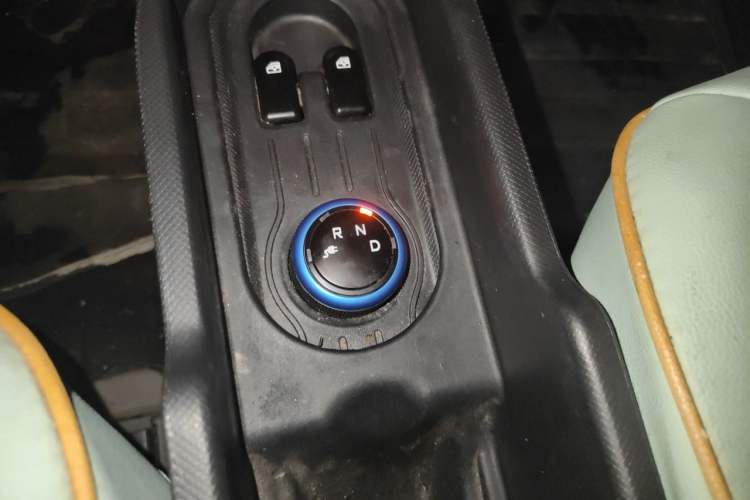Used Wuling Hongguang MINIEV 2022 Zizai Version Lithium Iron Phosphate Gear Lever