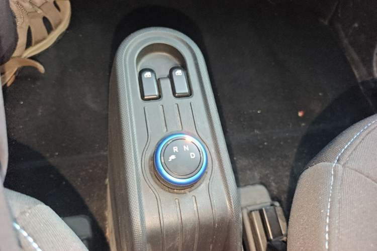 Used Wuling Hongguang MINIEV 2022 Zizai Version Lithium Iron Phosphate Gear Lever