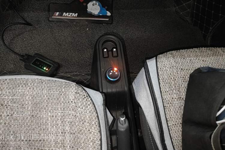 Used Wuling Hongguang MINIEV 2022 Zizai Version Lithium-NMC Gear Lever