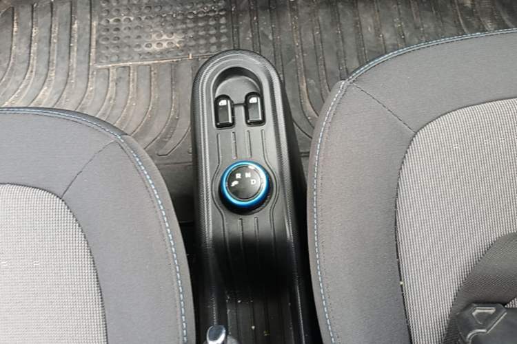 Used Wuling Hongguang MINIEV 2022 Zizai Version Lithium-NMC Gear Lever