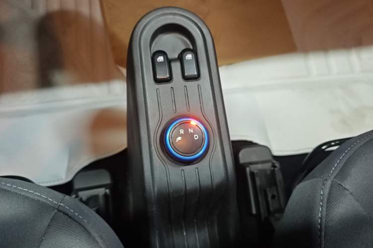 Used Wuling Hongguang MINIEV 2022 Zizai Version Lithium Iron Phosphate Gear Lever