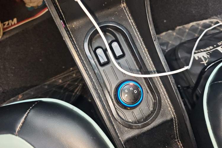Used Wuling Hongguang MINIEV 2022 Macaron Premium Model – Lithium Iron Phosphate Gear Lever