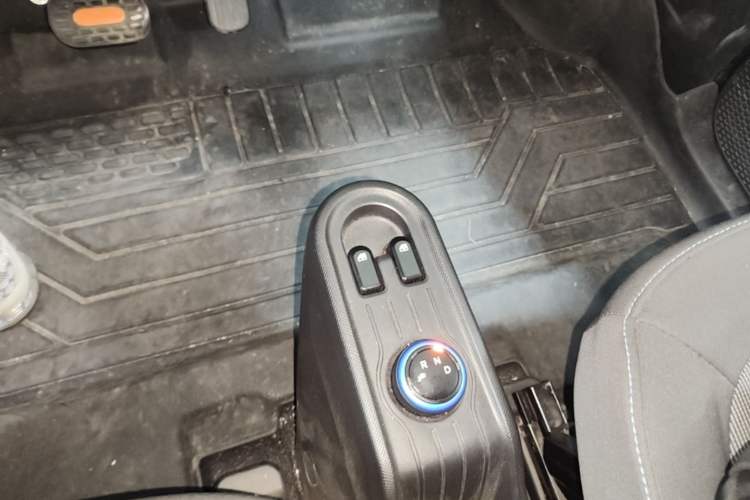 Used Wuling Hongguang MINIEV 2022 Easy Version Lithium Iron Phosphate Gear Lever