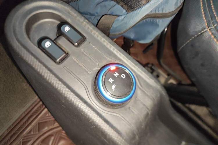 Used Wuling Hongguang MINIEV 2022 Easy Version Lithium Iron Phosphate Gear Lever