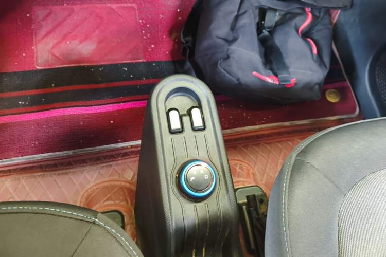 Used Wuling Hongguang MINIEV 2022 Easy Version Lithium Iron Phosphate Gear Lever