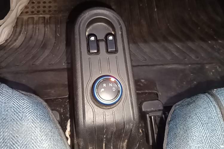 Used Wuling Hongguang MINIEV 2022 Zizai Version Lithium Iron Phosphate Gear Lever