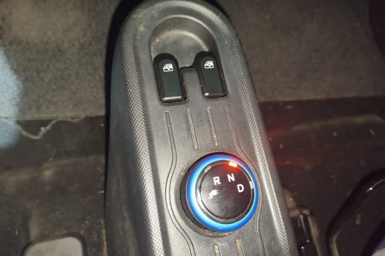Used Wuling Hongguang MINIEV 2022 Zizai Version Lithium-NMC Gear Lever