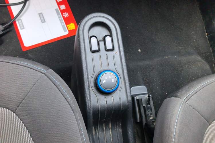 Used Wuling Hongguang MINIEV 2022 Macaron Premium Model – Lithium Iron Phosphate Gear Lever