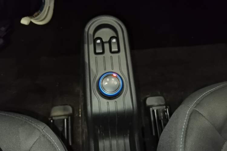 Used Wuling Hongguang MINIEV 2022 Easy Version Lithium Iron Phosphate Gear Lever