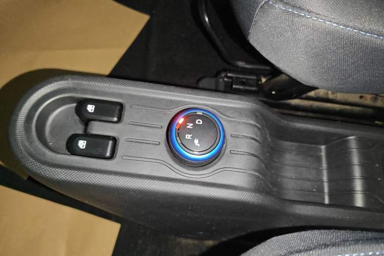 Used Wuling Hongguang MINIEV 2022 Zizai Version Lithium Iron Phosphate Gear Lever