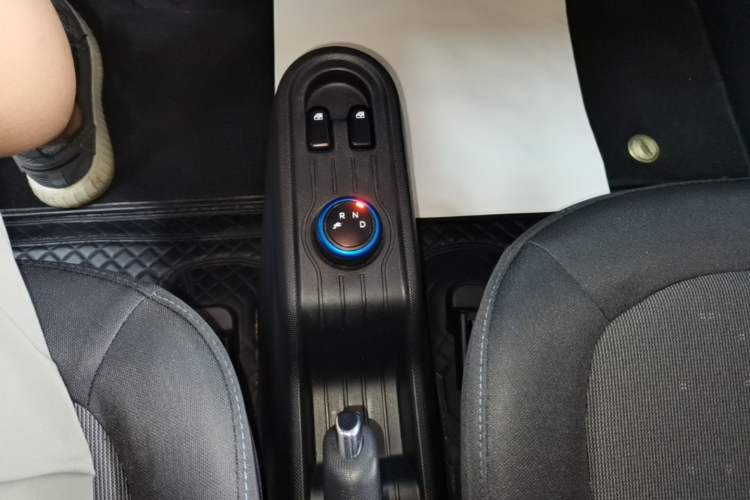 Used Wuling Hongguang MINIEV 2022 Easy Version Lithium Iron Phosphate Gear Lever