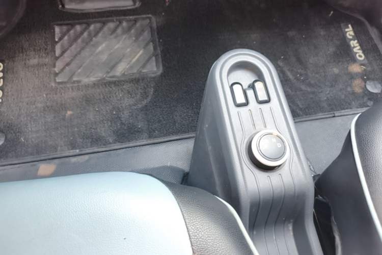 Used Wuling Hongguang MINIEV 2022 Macaron Premium Model – Lithium Iron Phosphate Gear Lever
