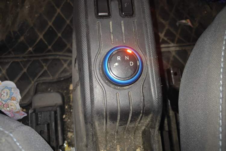 Used Wuling Hongguang MINIEV 2022 Macaron Premium Model – Lithium Iron Phosphate Gear Lever