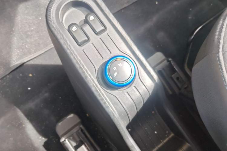 Used Wuling Hongguang MINIEV 2022 Zizai Version Lithium-NMC Gear Lever