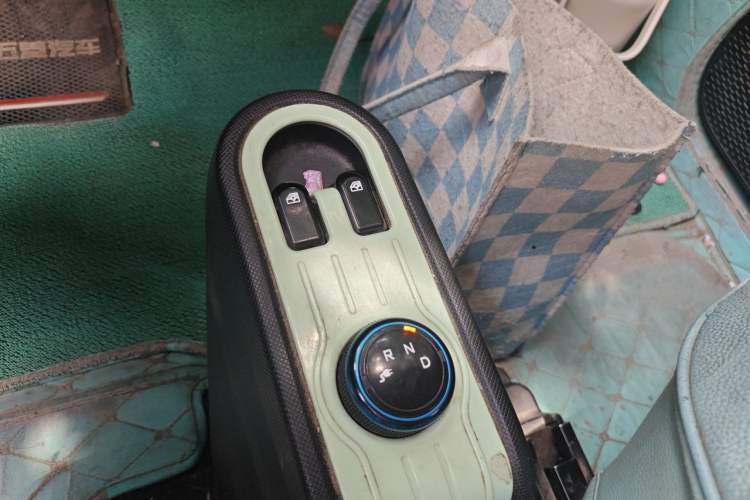 Used Wuling Hongguang MINIEV 2022 Easy Version Lithium Iron Phosphate Gear Lever