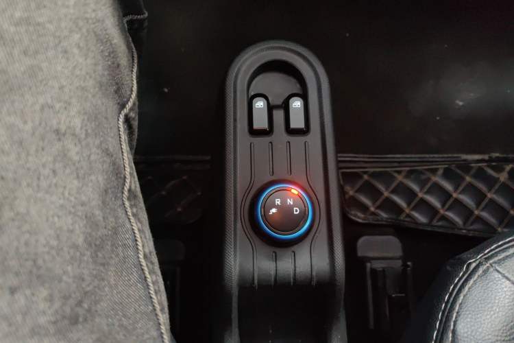 Used Wuling Hongguang MINIEV 2022 Zizai Version Lithium Iron Phosphate Gear Lever